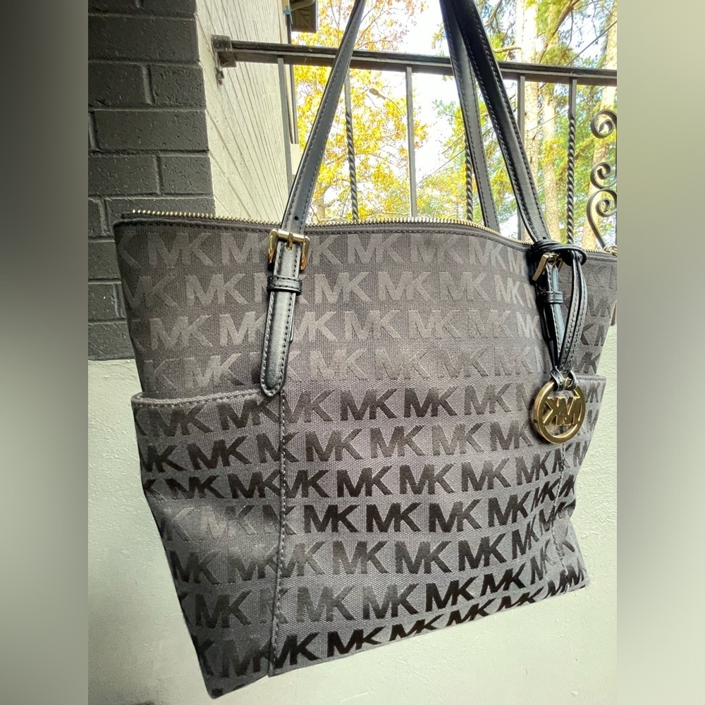 MICHAEL KORS BAG,Michael Kors Black Monogram Handbag - Picture 11 of 17